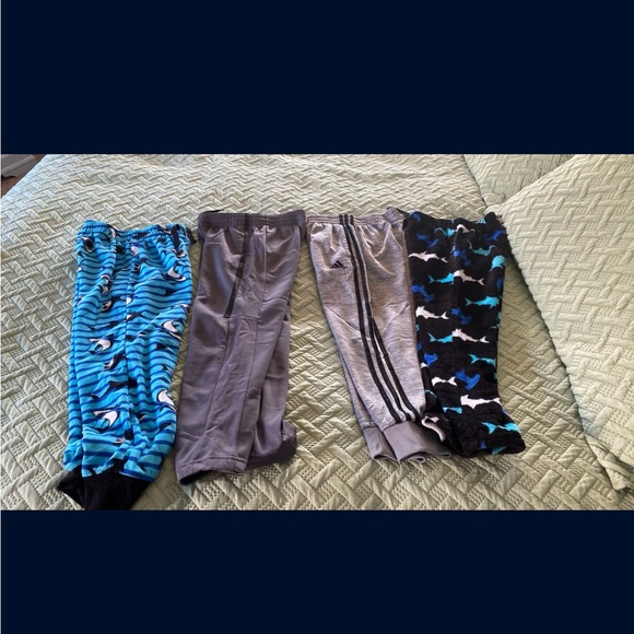 Assorted Bundle 4 pc Set - Picture 3 of 7